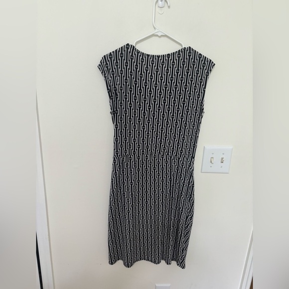 Michael Kors Black and White Sheath Mini Dress‎ - Picture 4 of 4